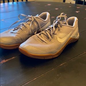 Men’s Nike metcons